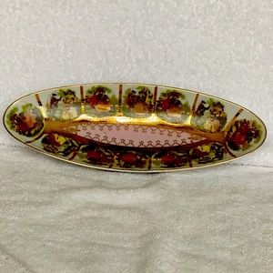 VINTAGE ROYAL VIENNA LOVE STORY COURTING COUPLE OVAL OLIVE DISH WITH GOLD ACCENT